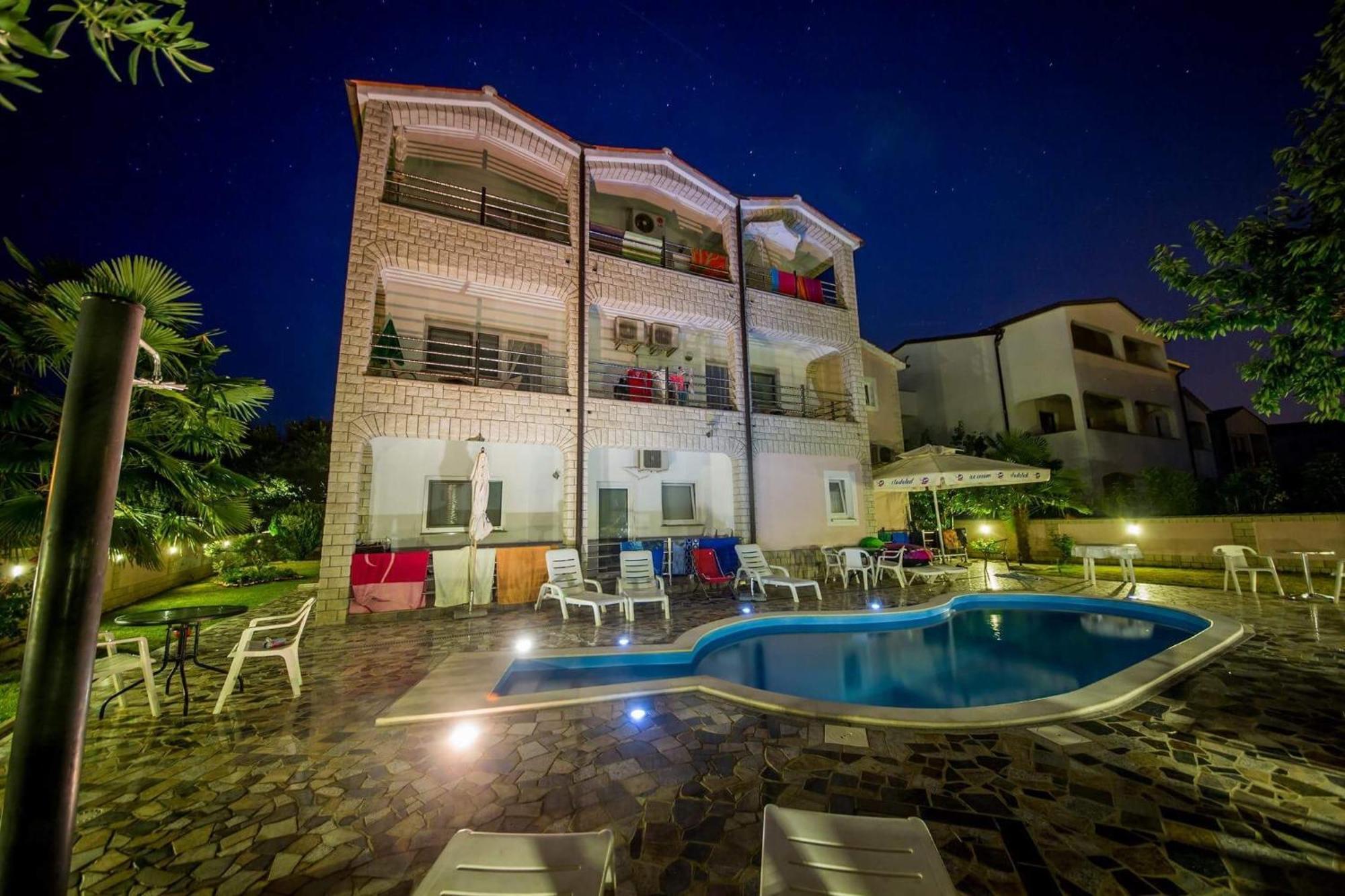 Villa Baldi -Apartmani Danny Tar-Vabriga Eksteriør billede