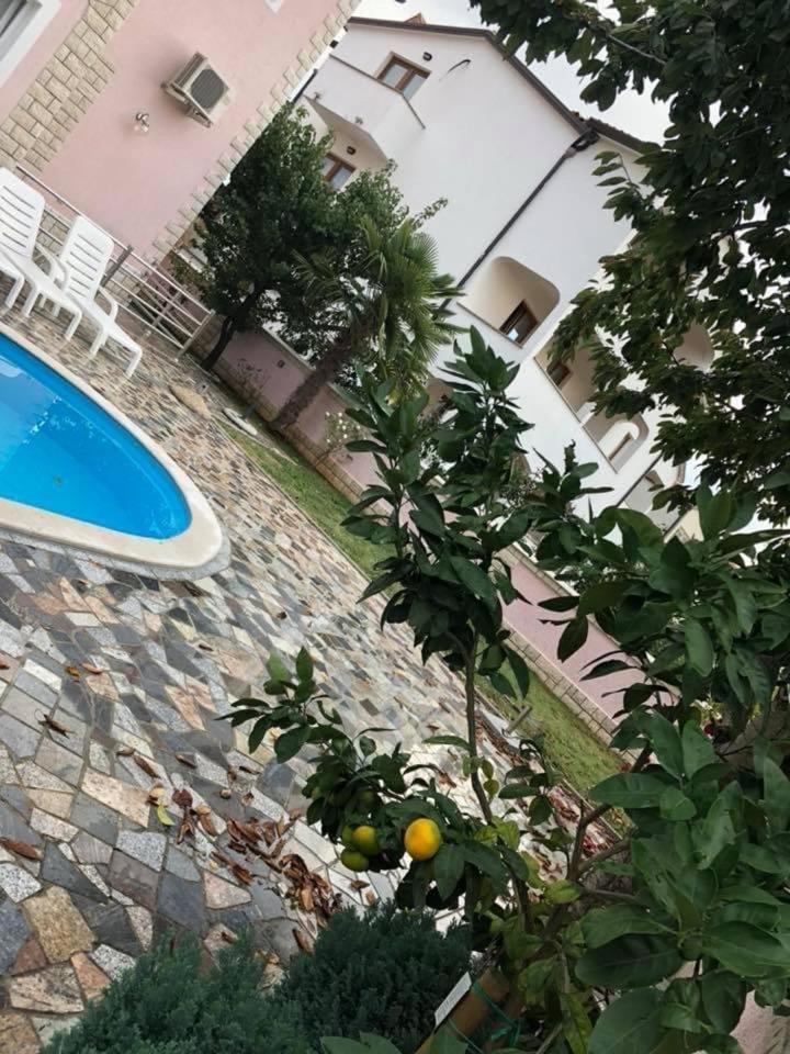 Villa Baldi -Apartmani Danny Tar-Vabriga Eksteriør billede