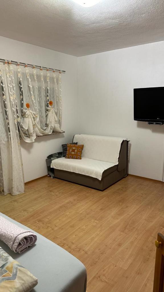 Villa Baldi -Apartmani Danny Tar-Vabriga Eksteriør billede