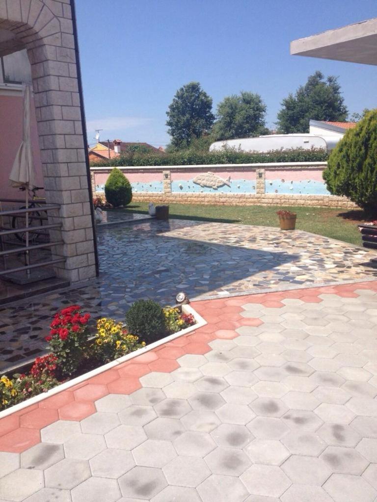 Villa Baldi -Apartmani Danny Tar-Vabriga Eksteriør billede