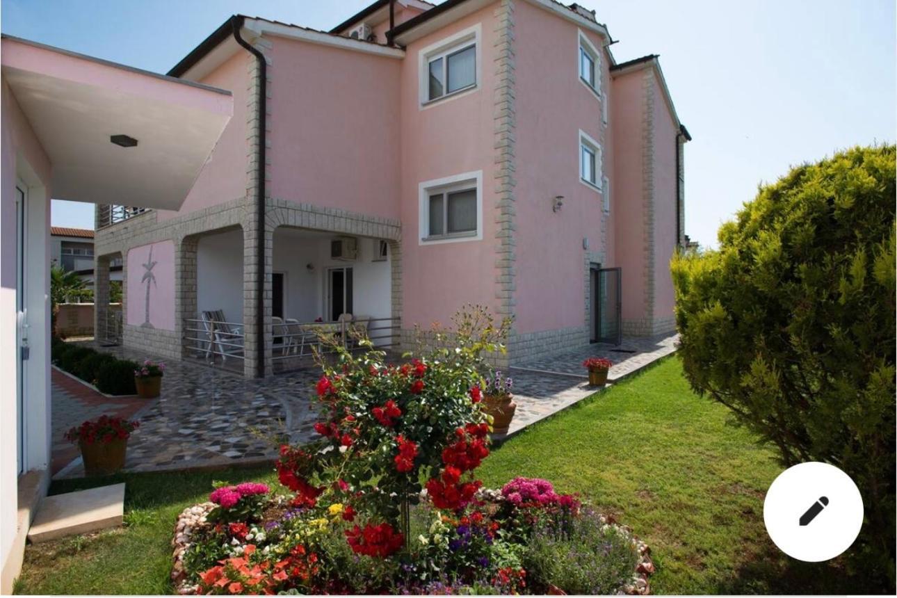 Villa Baldi -Apartmani Danny Tar-Vabriga Eksteriør billede